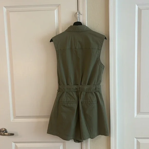 🫒 Abercrombie & Fitch Olive Green Romper, Size: M - Picture 9 of 17